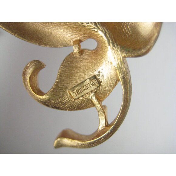 Crown Trifari Goldtone Leaf Brooch Pin Vintage Polka Dot Texture - Picture 5 of 5